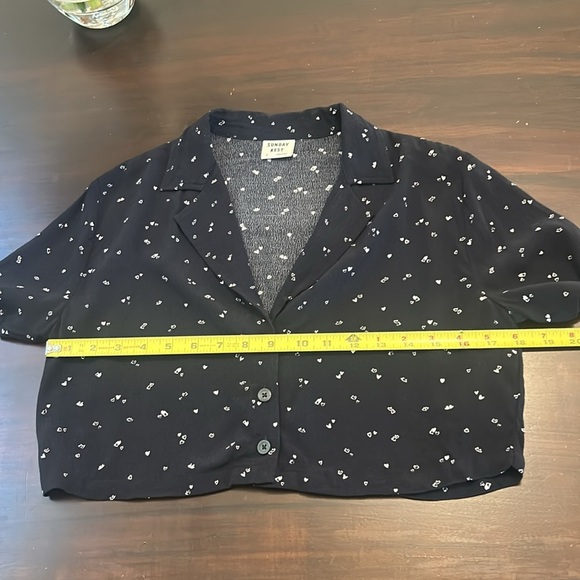 Sunday Best Navy Blue Heart Print Short Sleeves Cropped Top - Picture 14 of 16